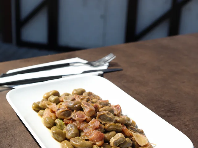 HABITAS SALTEADAS CON PANCETA